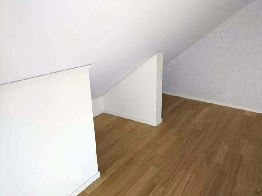 Välj öppet i kattvind för extra utrymme för förvaring eller inredning.